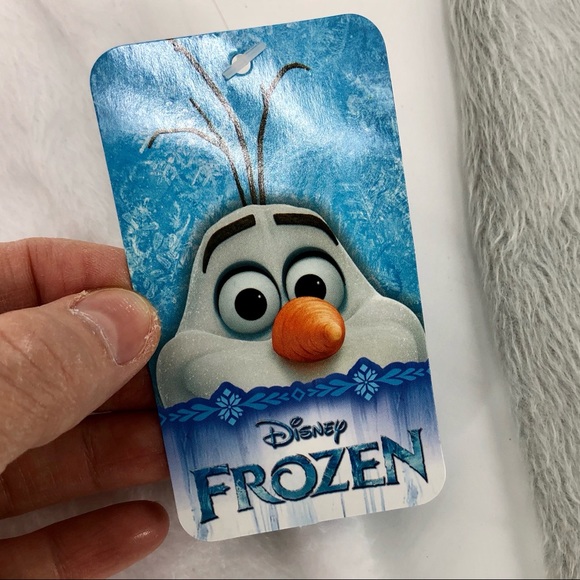 Adorable Disney Olaf plush top with sequins - Picture 4 of 8
